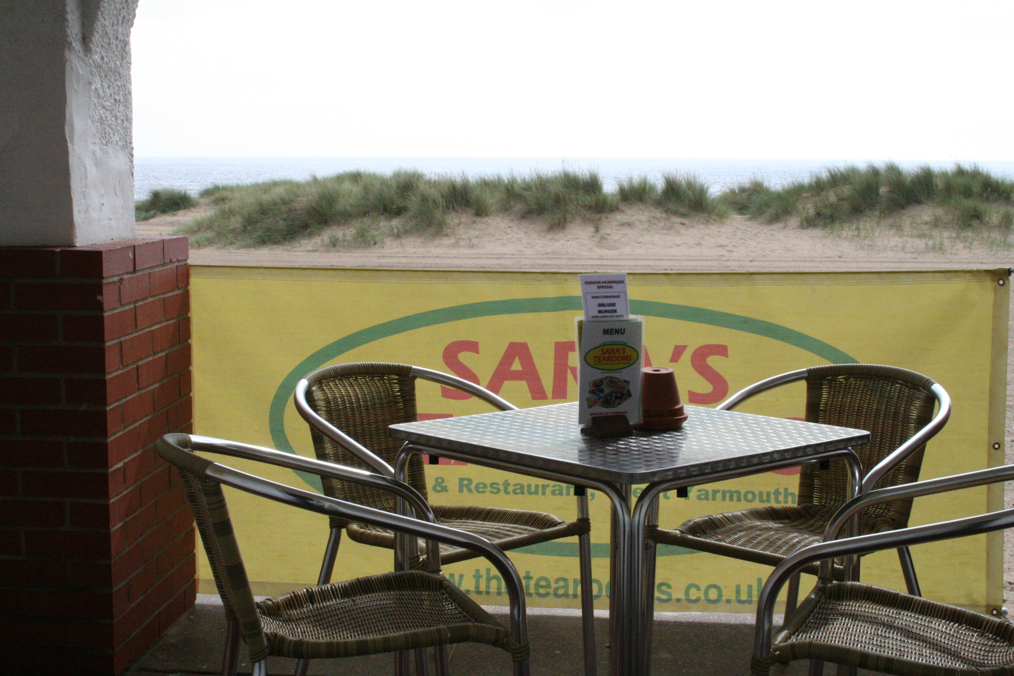 Alfresco Dining on Sara's Tearooms Beach Terrace